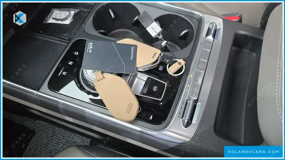 KIA CARNIVAL GASOLINE 7-SEATER GRAVITY