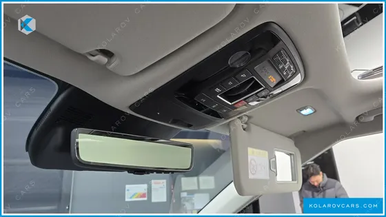 KIA CARNIVAL GASOLINE 7-SEATER GRAVITY