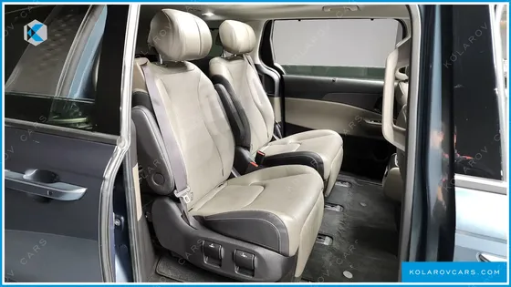KIA CARNIVAL 7-SEATER NOBLESSE
