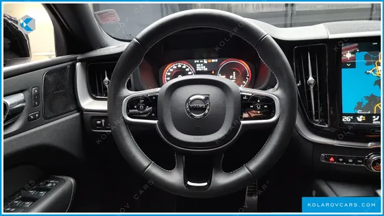 VOLVO XC60 T8 R-DESIGN