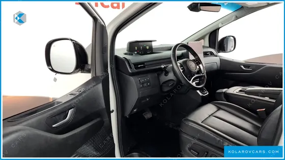 HYUNDAI STARIA 4WD TOURER 9-SEATER