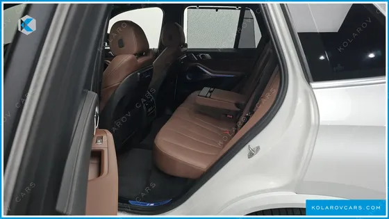 BMW X5 M50I