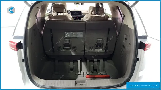 KIA CARNIVAL GASOLINE 7-SEATER HI-LIMOUSINE