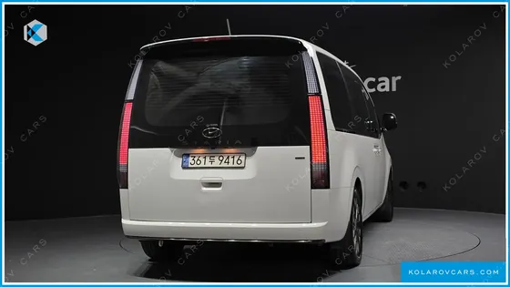 HYUNDAI STARIA 4WD LOUNGE 9-SEATER