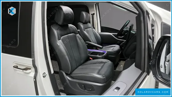 HYUNDAI STARIA 4WD LOUNGE 9-SEATER