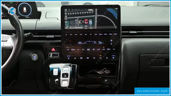 HYUNDAI STARIA 4WD LOUNGE 9-SEATER