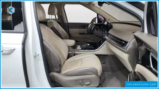 KIA CARNIVAL GASOLINE 7-SEATER HI-LIMOUSINE