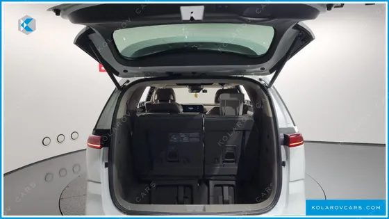 KIA CARNIVAL GASOLINE 7-SEATER HI-LIMOUSINE
