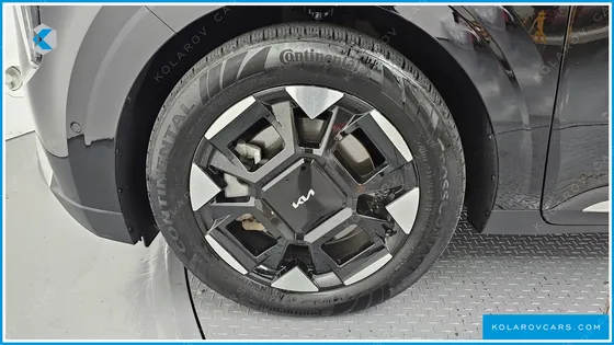 KIA CARNIVAL 9-SEATER SIGNATURE