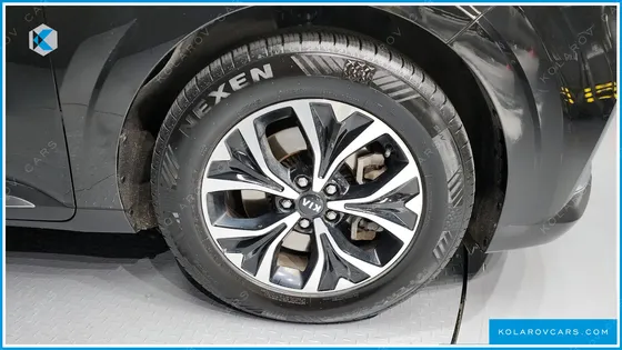 KIA CARNIVAL 9-SEATER NOBLESSE