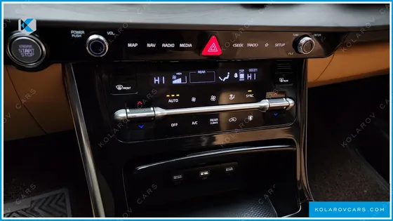 KIA CARNIVAL 9-SEATER NOBLESSE