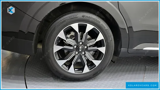 KIA CARNIVAL 7-SEATER NOBLESSE