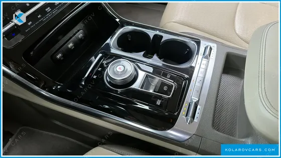 KIA CARNIVAL 7-SEATER NOBLESSE