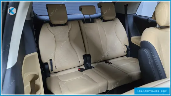 KIA CARNIVAL 7-SEATER SIGNATURE