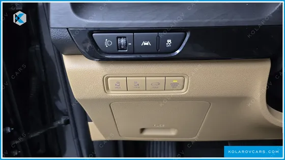 KIA CARNIVAL 7-SEATER SIGNATURE