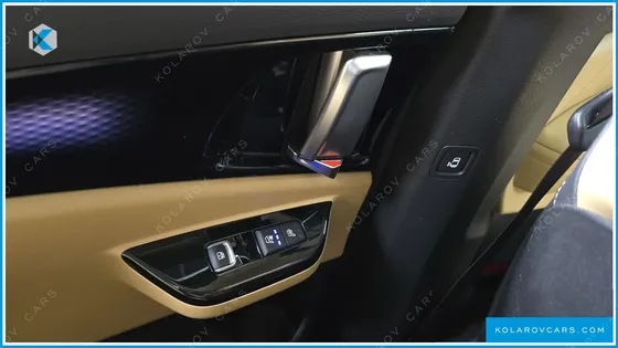 KIA CARNIVAL 7-SEATER SIGNATURE