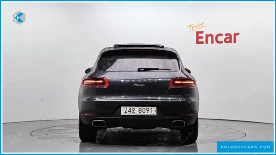 PORSCHE MACAN 2.0