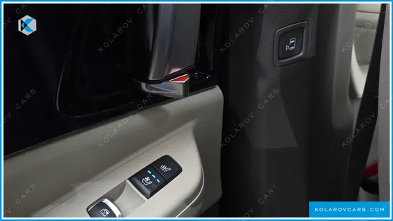 KIA CARNIVAL GASOLINE 9-SEATER SIGNATURE
