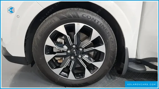 KIA CARNIVAL GASOLINE 7-SEATER SIGNATURE