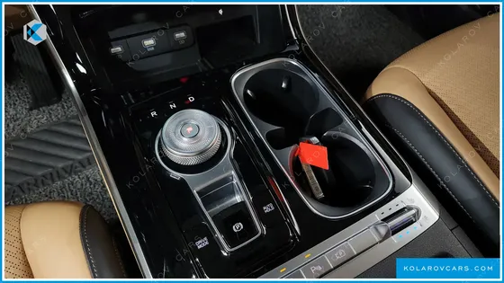 KIA CARNIVAL GASOLINE 7-SEATER SIGNATURE