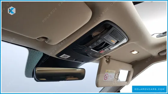 KIA CARNIVAL GASOLINE 7-SEATER SIGNATURE