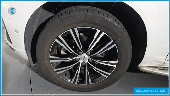 VOLVO XC60 B5 INSCRIPTION