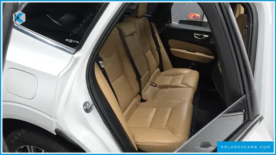 VOLVO XC60 B5 INSCRIPTION
