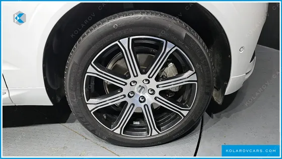 VOLVO XC60 B6 INSCIRTION
