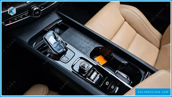 VOLVO XC60 B6 INSCIRTION
