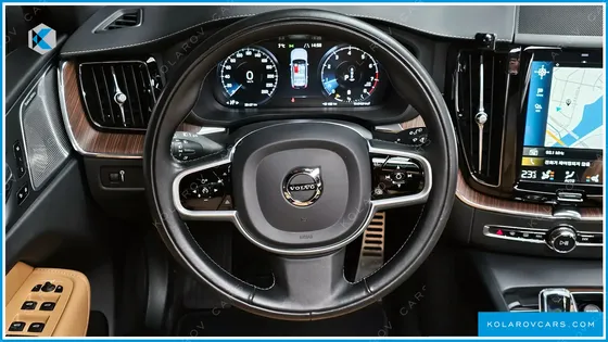 VOLVO XC60 B6 INSCIRTION