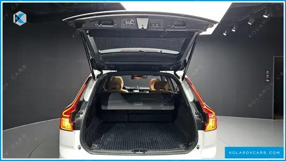 VOLVO XC60 B6 INSCIRTION