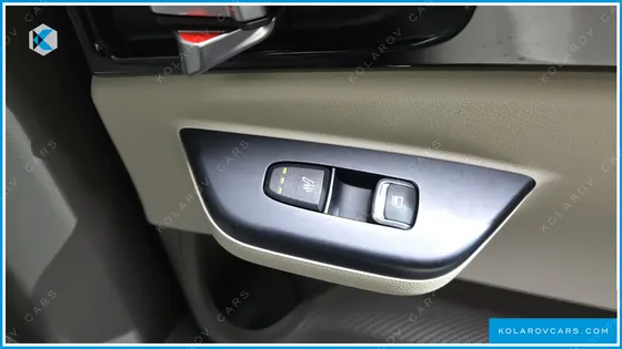 KIA CARNIVAL 11-SEATER PRESTIGE