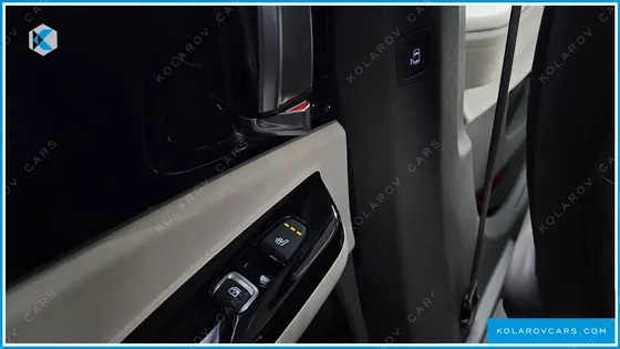 KIA CARNIVAL 9-SEATER SIGNATURE
