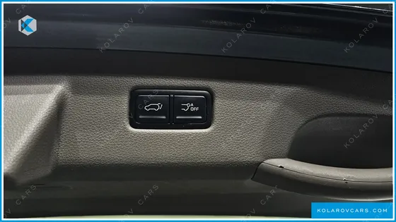 KIA CARNIVAL 9-SEATER SIGNATURE