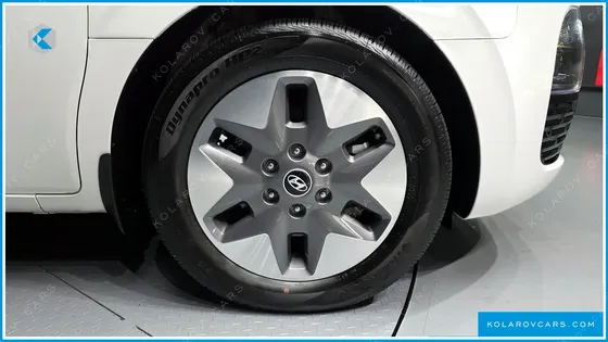 HYUNDAI STARIA 4WD TOURER 11-SEATER