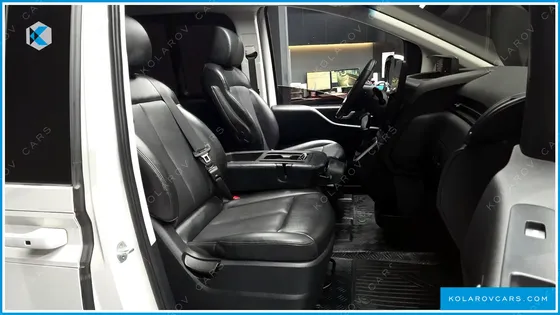 HYUNDAI STARIA 4WD TOURER 11-SEATER
