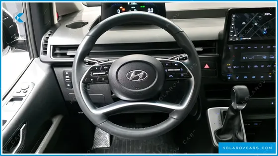HYUNDAI STARIA 4WD TOURER 11-SEATER