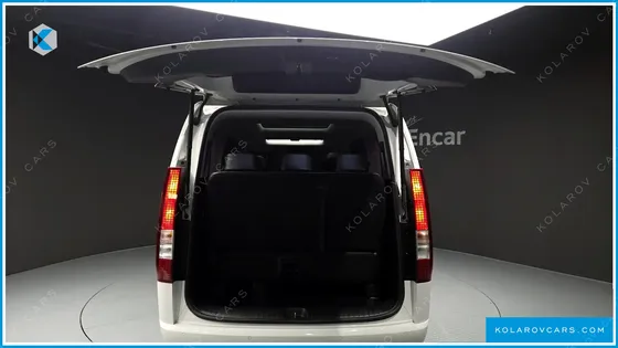HYUNDAI STARIA 4WD TOURER 11-SEATER