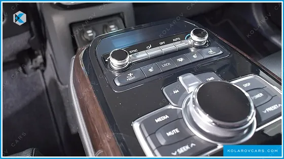 GENESIS EQ900 3.8 GDI AWD