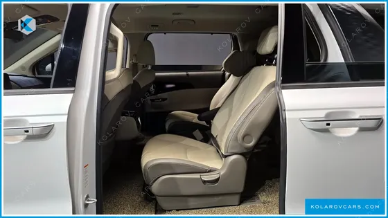 KIA CARNIVAL 9-SEATER SIGNATURE