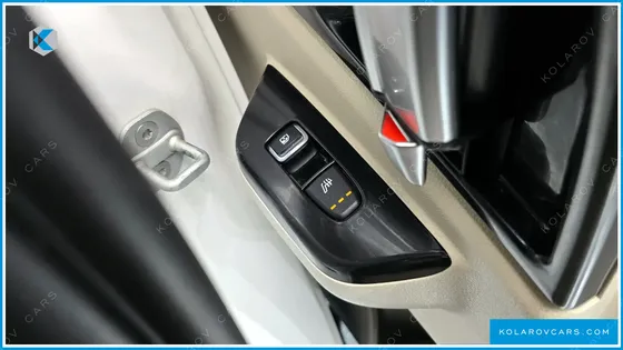 KIA CARNIVAL 9-SEATER SIGNATURE