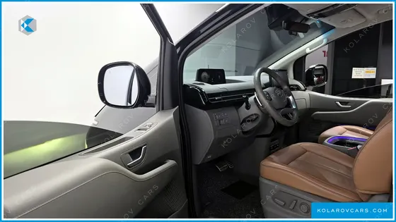 HYUNDAI STARIA LOUNGE 7-SEATER