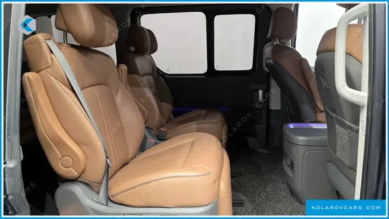 HYUNDAI STARIA LOUNGE 7-SEATER