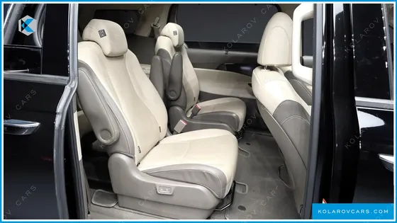 KIA CARNIVAL 9-SEATER SIGNATURE