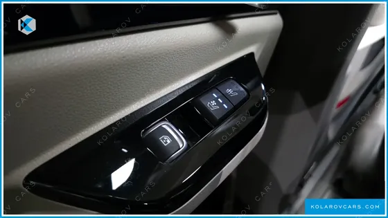 KIA CARNIVAL 9-SEATER SIGNATURE