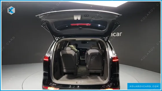 KIA CARNIVAL 9-SEATER SIGNATURE