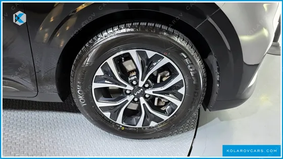 KIA CARNIVAL 9-SEATER PRESTIGE