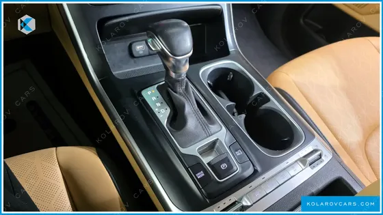 KIA CARNIVAL 9-SEATER PRESTIGE