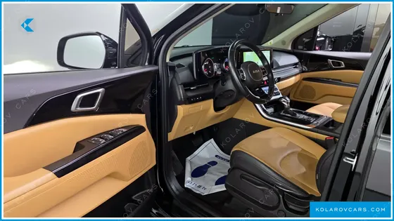 KIA CARNIVAL 9-SEATER PRESTIGE