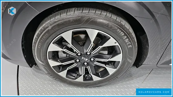 KIA CARNIVAL 7-SEATER NOBLESSE